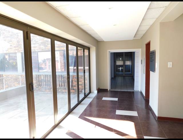 2,993M² OFFICE TO LET IN FERNDALE